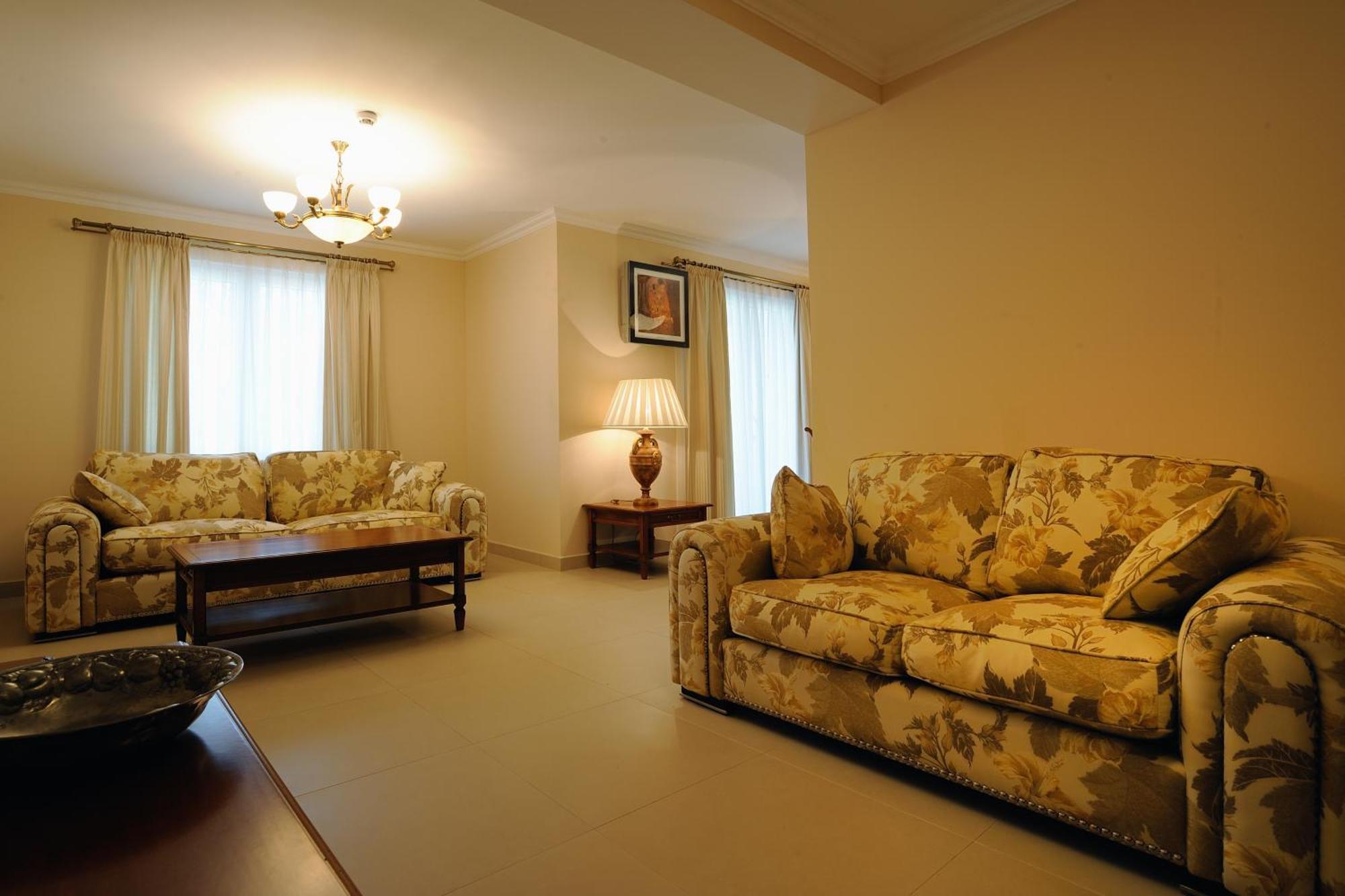 Hotel Solitudo Uble ภายนอก รูปภาพ