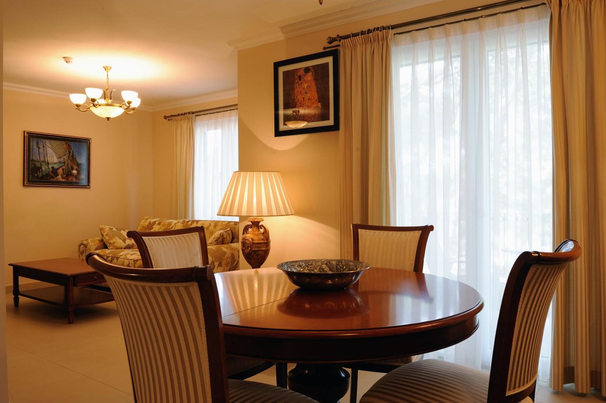 Hotel Solitudo Uble ภายนอก รูปภาพ