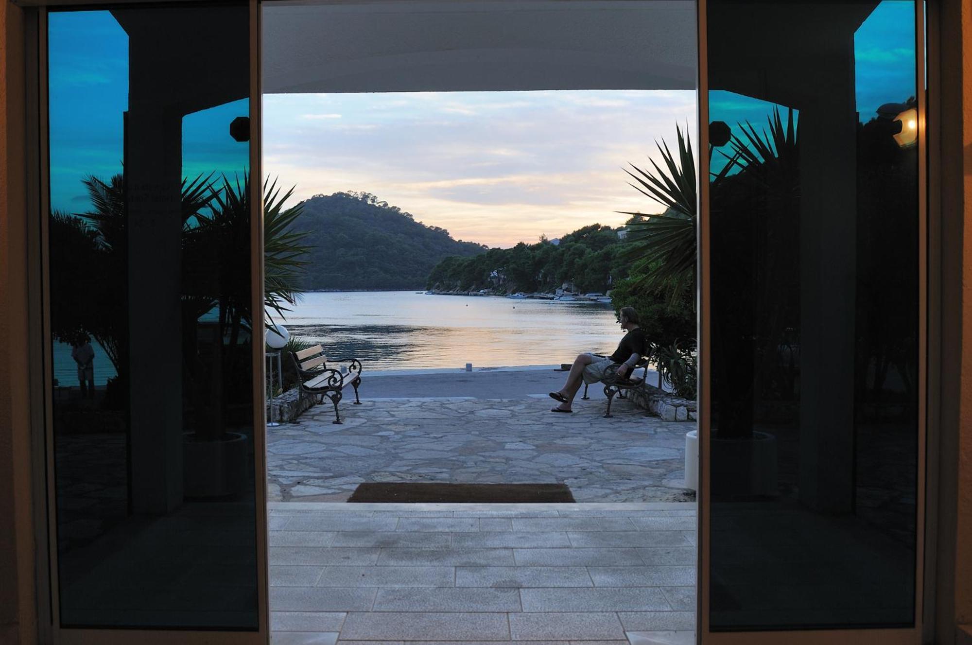 Hotel Solitudo Uble ภายนอก รูปภาพ