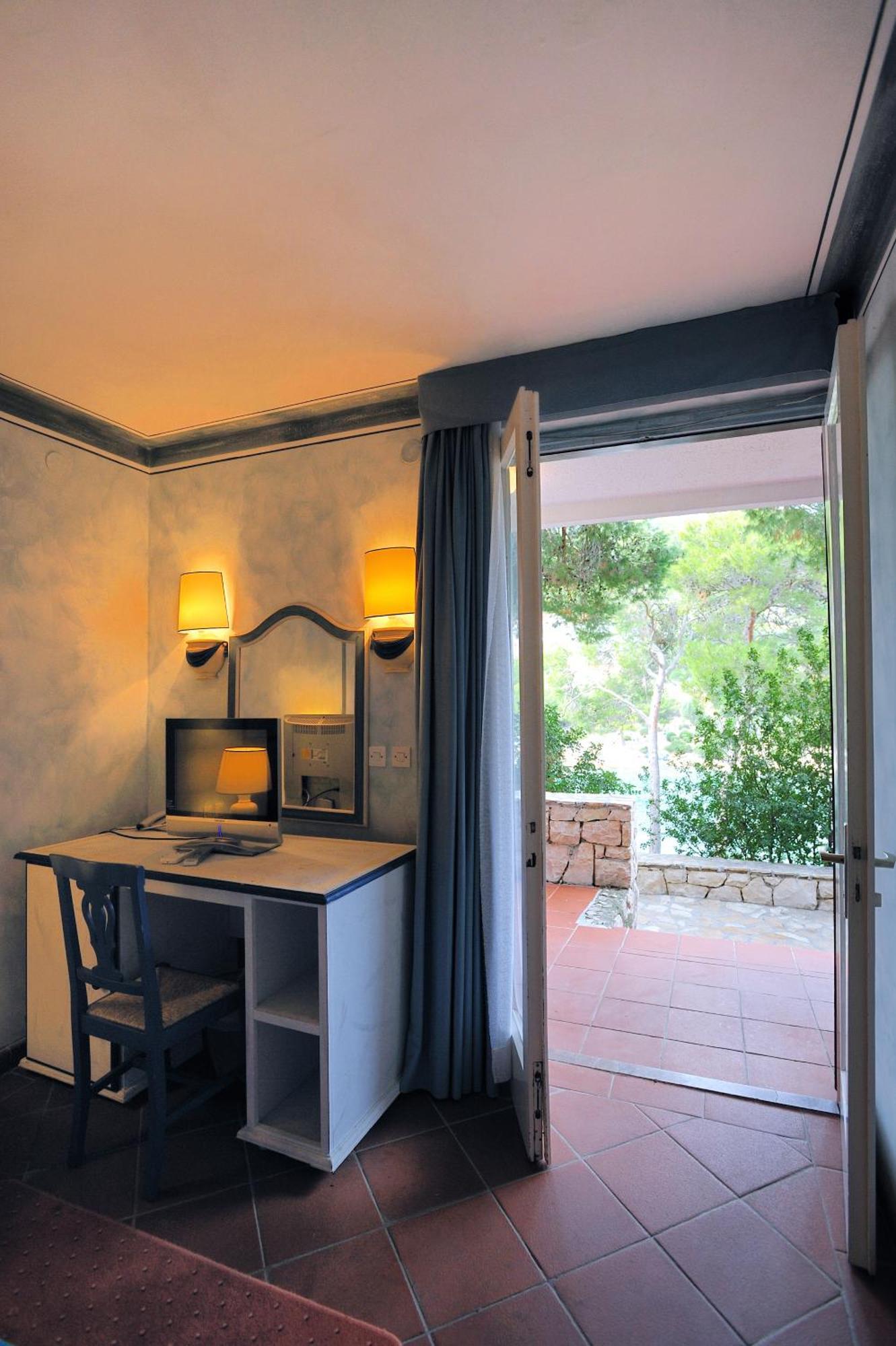 Hotel Solitudo Uble ภายนอก รูปภาพ