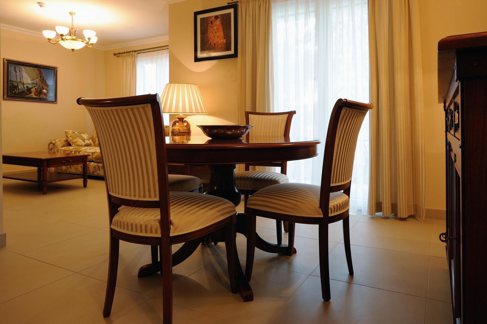 Hotel Solitudo Uble ภายนอก รูปภาพ