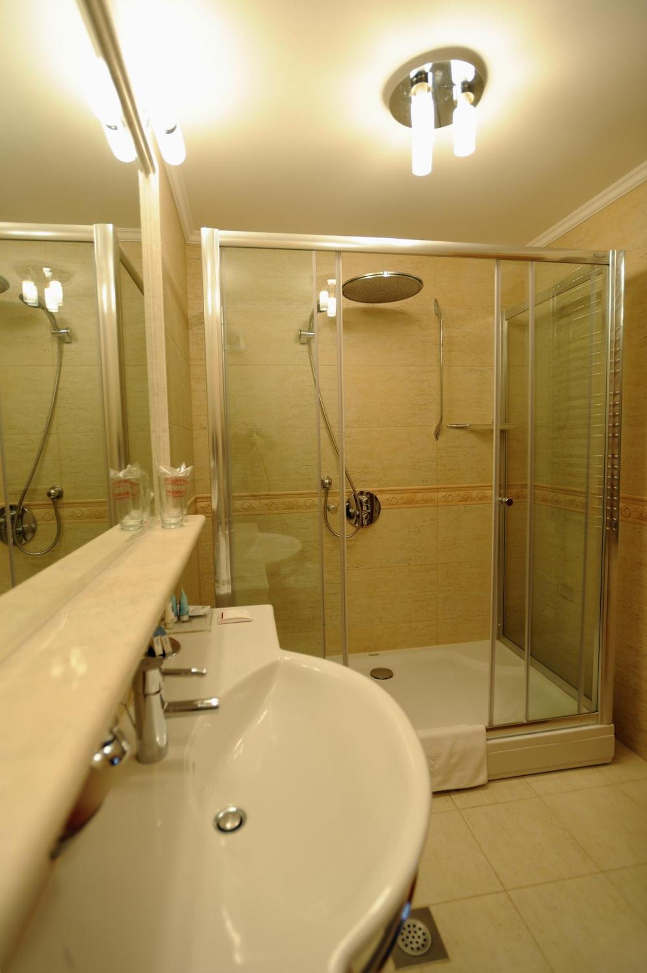 Hotel Solitudo Uble ภายนอก รูปภาพ