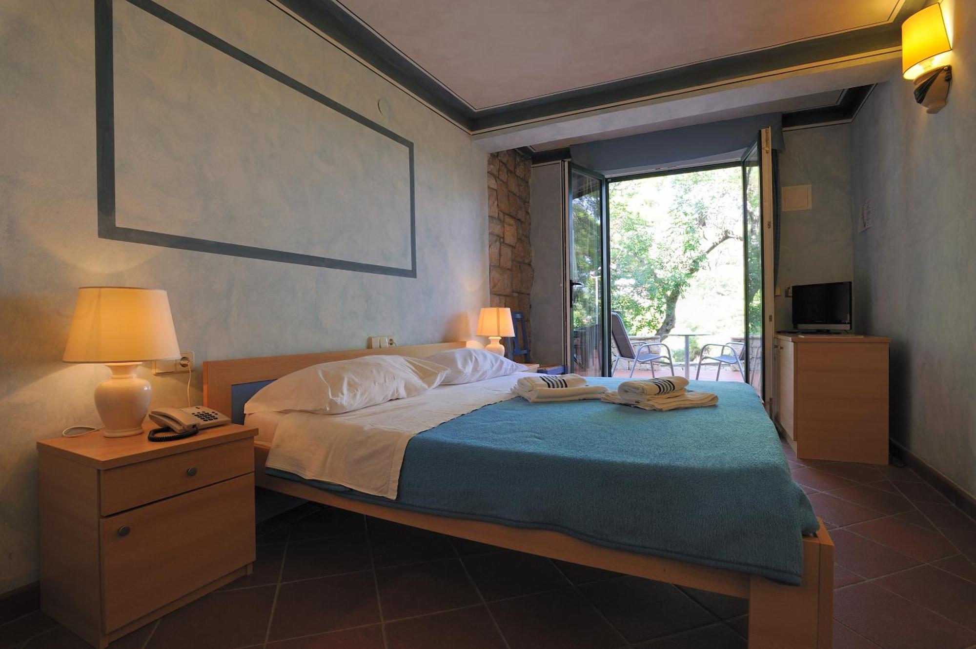 Hotel Solitudo Uble ภายนอก รูปภาพ