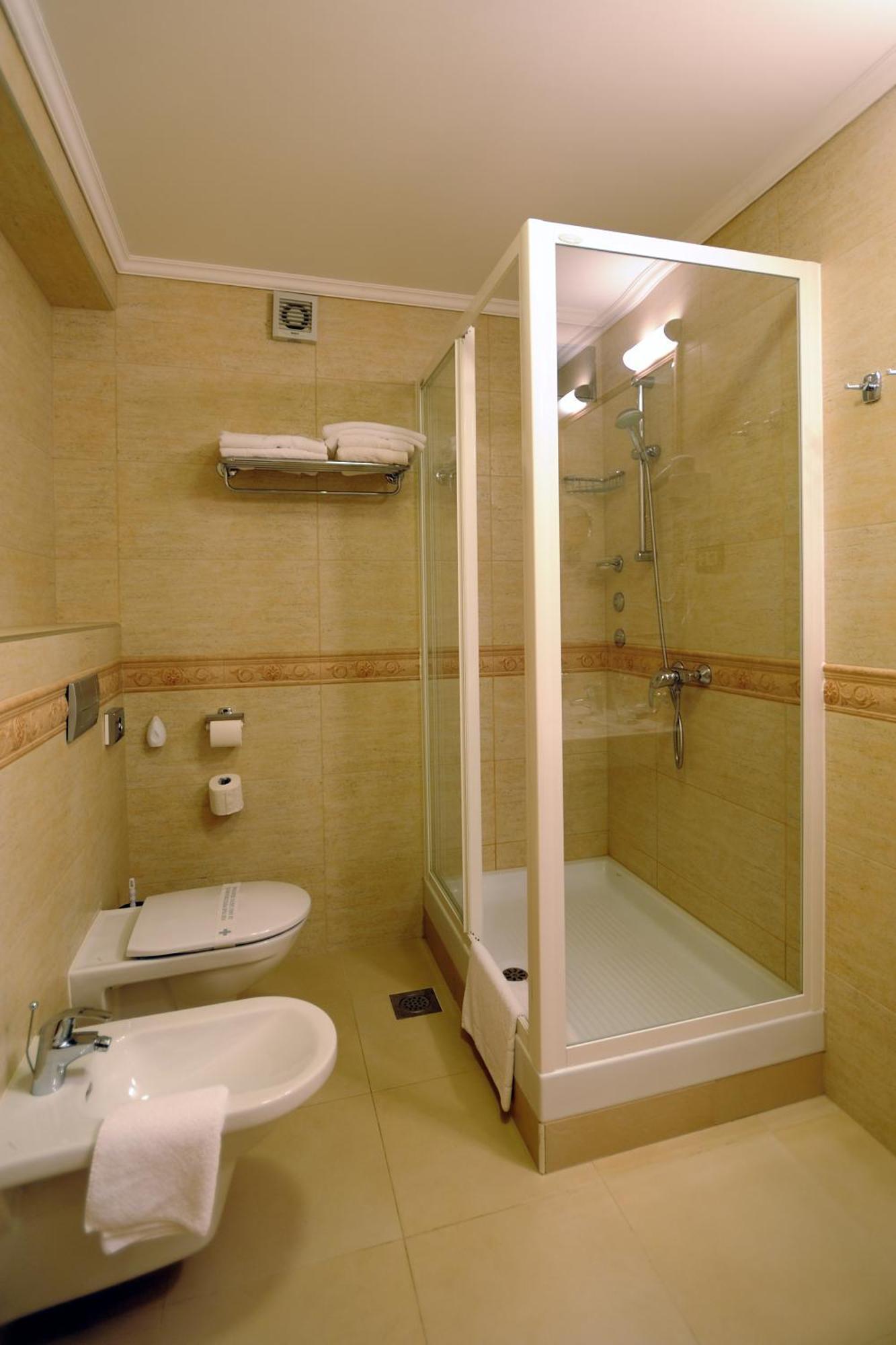 Hotel Solitudo Uble ภายนอก รูปภาพ
