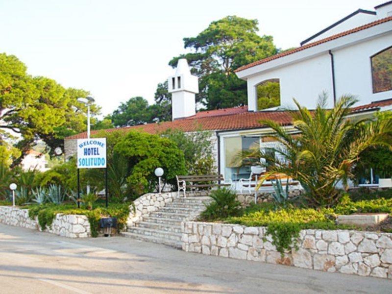 Hotel Solitudo Uble ภายนอก รูปภาพ